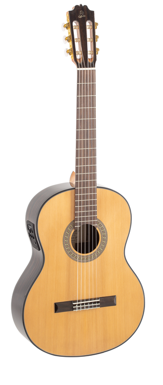 GUITARRA CLÁSICA ADMIRA A4 ELECTRIFICADA CON FISHMAN SERIE ARTESANÍA