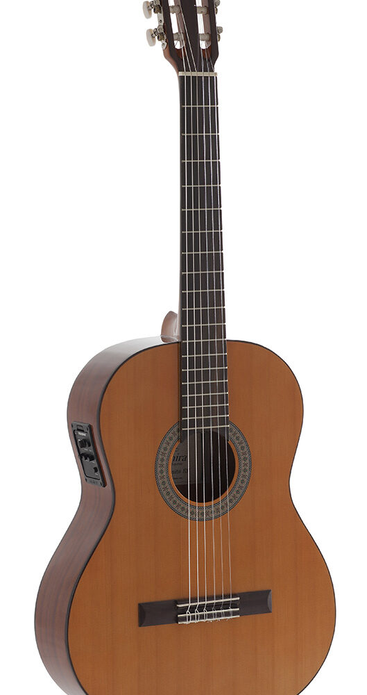 GUITARRA CLÁSICA ADMIRA JUANITA ELECTRIFICADA FISHMAN SERIE ESTUDIO